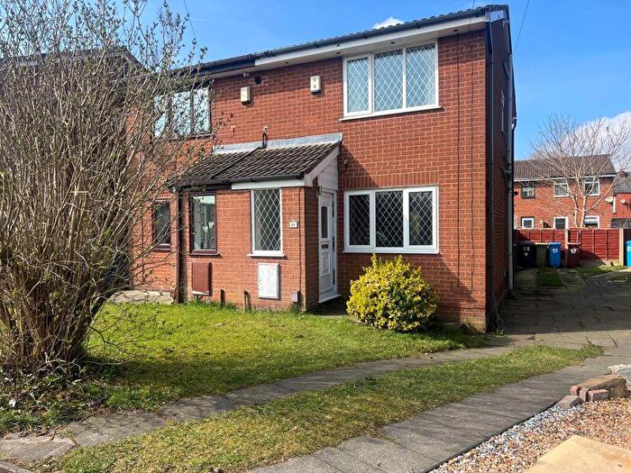 2 Bedroom Semi-Detached House For Sale In Vine Close, Shaw, OL2