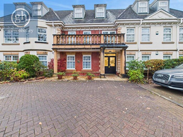 2 Bedroom Flat To Rent In Ducks Hill Road, Northwood, HA6