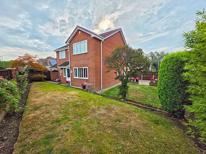 4 Bedroom Detached House For Sale In Weetshaw Close, Shafton, Barnsley, S72