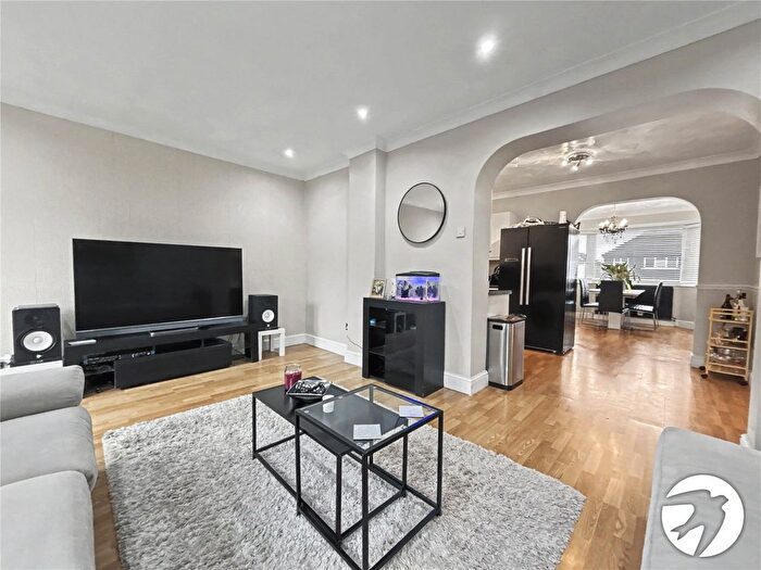 3 Bedroom Semi Detached House For Sale In Ridgeway West, Sidcup, Kent, DA15