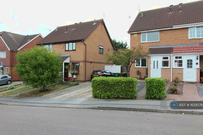 2 Bedroom Semi-Detached House To Rent In Lindum Road, Nottingham, NG6