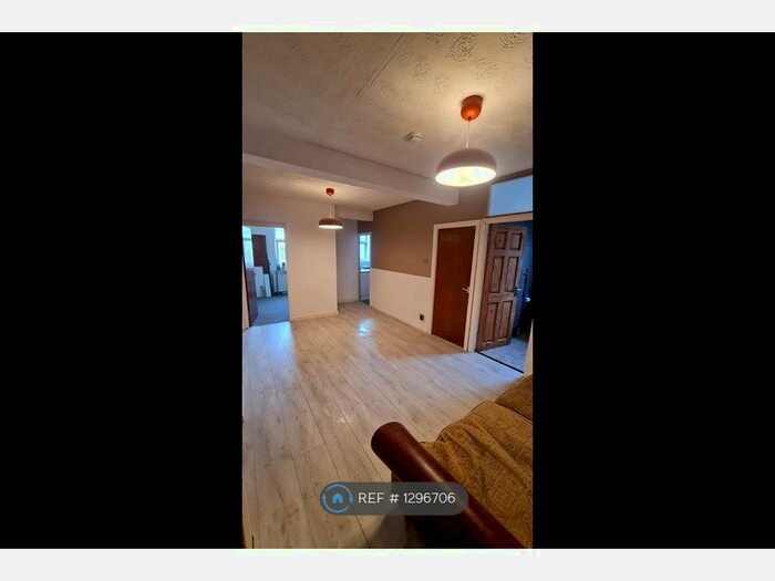 3 Bedroom Flat To Rent In Rawlinson Street, Barrow-In-Furness LA14