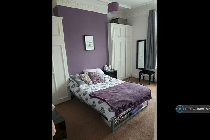 2 Bedroom Flat To Rent In Rothbury Terrace, Newcastle Upon Tyne, NE6