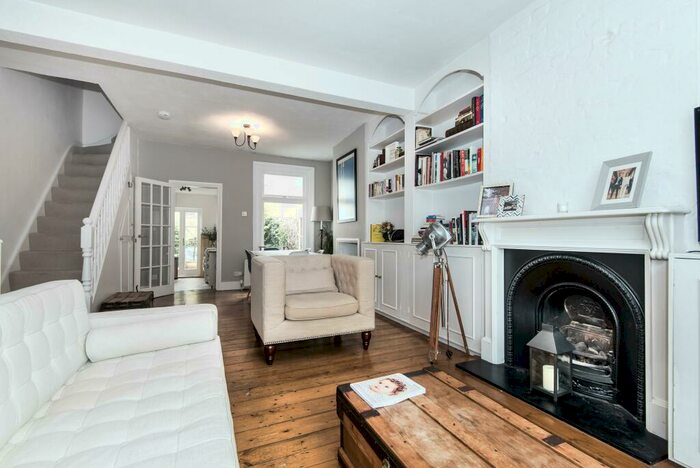 3 Bedroom House To Rent In Trehern Road, East Sheen, London, SW14