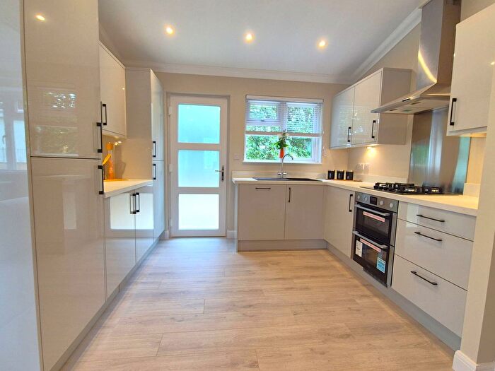 2 Bedroom Mobile/park Home For Sale In Sycamore Way, Glenholt Park, Plymouth, PL6