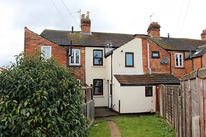 2 Bedroom Cottage To Rent In The Warren, Clapham, MK41