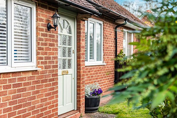 2 Bedroom Bungalow For Sale In Underhill, Moulsford, OX10