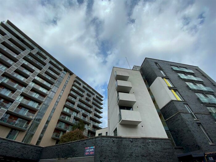 1 Bedroom Flat To Rent In Spectrum, Blackfriars Rd Block, Salford, M3