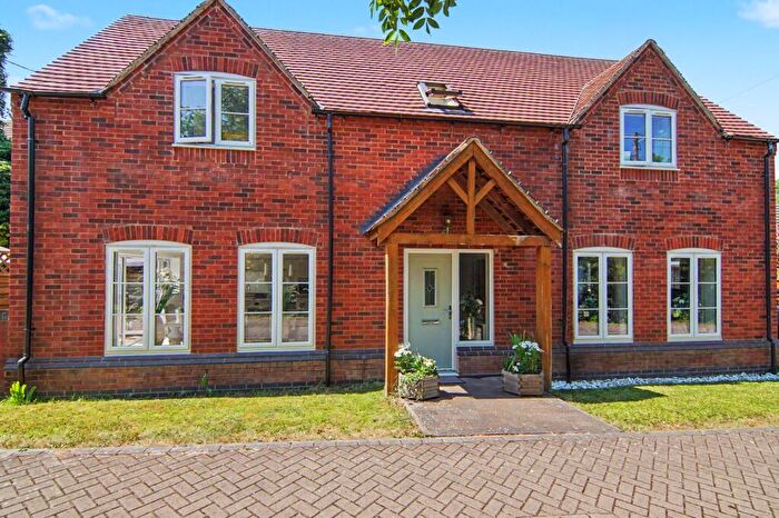 4 Bedroom Detached House For Sale In Chapel Gardens, Allesley, CV5