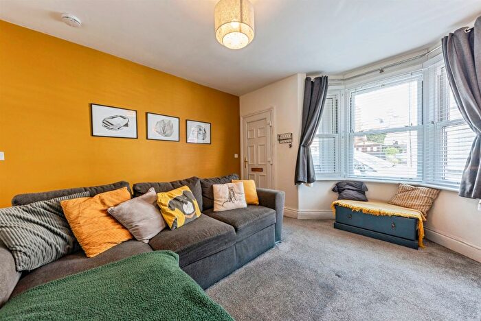 3 Bedroom Terraced House For Sale In Stamford Street, Grantham, NG31