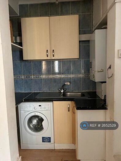 2 Bedroom Semi-Detached House To Rent In Turnpike Lane, Haringey, N8