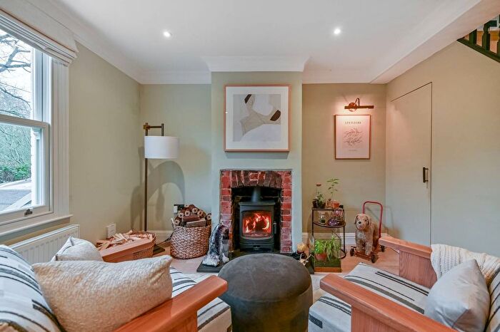 4 Bedroom Cottage For Sale In Common Lane, South Buckinghamshire, Slough, SL1