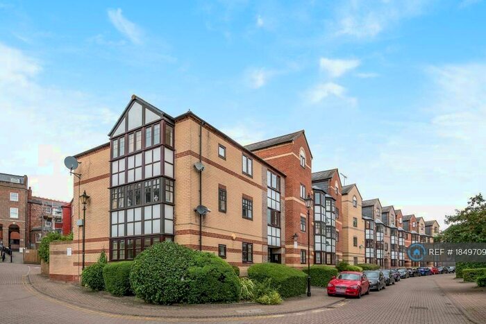 2 Bedroom Flat To Rent In Holybrook, Reading, RG1