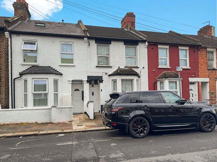 3 Bedroom Terraced House For Sale In Cobbold Road, London, NW10