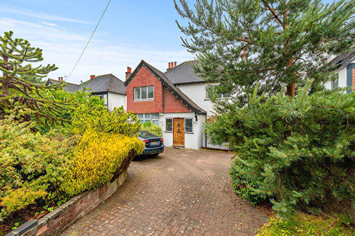 4 Bedroom Detached House For Sale In Buckingham Way, South Wallington, SM6