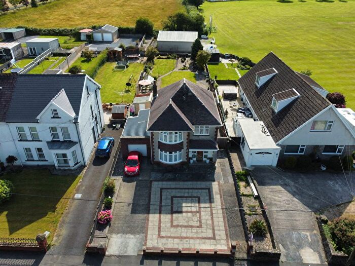 3 Bedroom Detached House For Sale In Tyn Y Bonau Road, Pontarddulais, Swansea, SA4