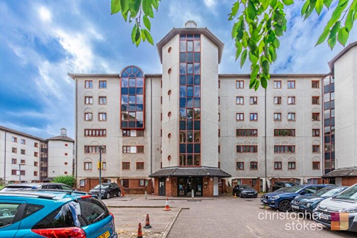 1 Bedroom Flat To Rent In Westminster Court, Eleanor Way, Waltham Cross, Hertfordshire, EN8