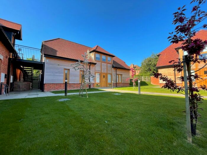 2 Bedroom Flat To Rent In East Ilsley, Berkshire, RG20