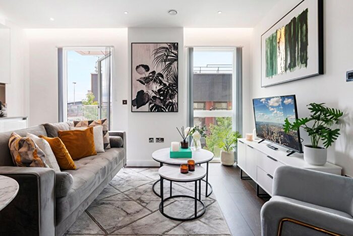 1 Bedroom Flat To Rent In Lanchester Way, London, SW11