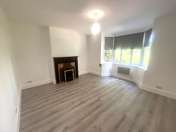 1 Bedroom Flat To Rent In Cowper Close, Bromley, BR2