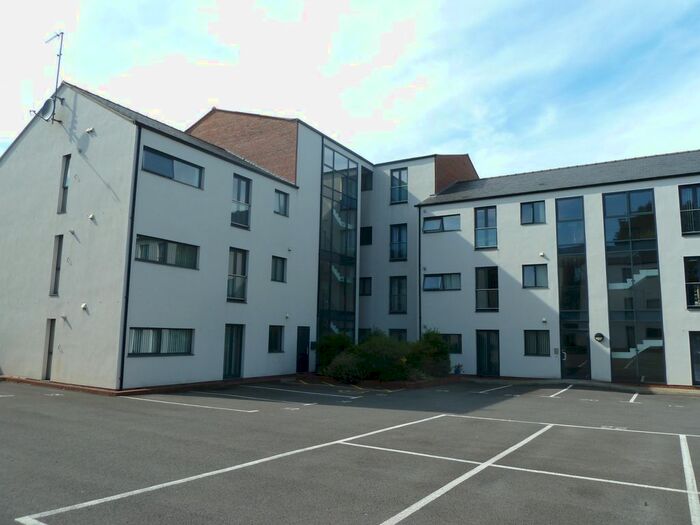 2 Bedroom Flat To Rent In Old School Court, Eastfield Road, Louth, LN11