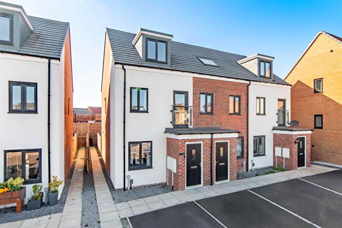 3 Bedroom Town House For Sale In Swallowtail Place, Newcastle Upon Tyne, NE13