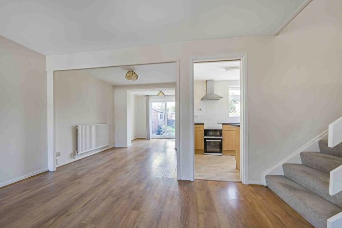 3 Bedroom Semi-Detached House To Rent In Stirling Close, Windsor, SL4