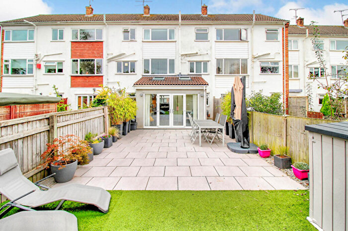 3 Bedroom Terraced House For Sale In Pilgrims Way, Bristol, BS16