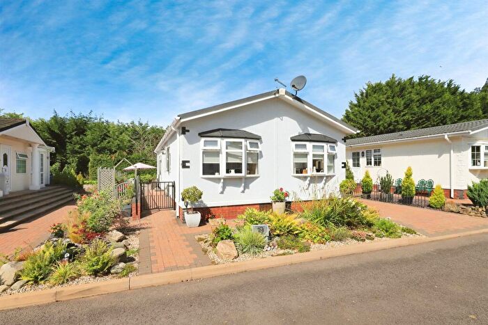 2 Bedroom Park Home For Sale In Cleobury Road, Far Forest, Kidderminster, DY14