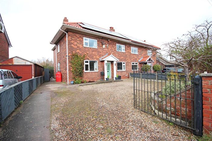4 Bedroom Semi-Detached House For Sale In The Villas, Great Hatfield, HU11