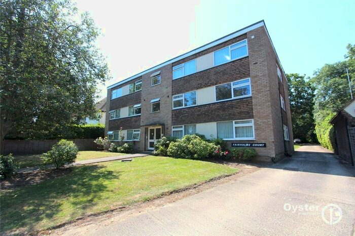 2 Bedroom Flat To Rent In Fairholme Court, The Avenue, Hatch End, Pinner, HA5