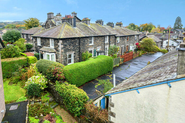 2 Bedroom End Of Terrace House To Rent In Holly Terrace, Windermere., LA23