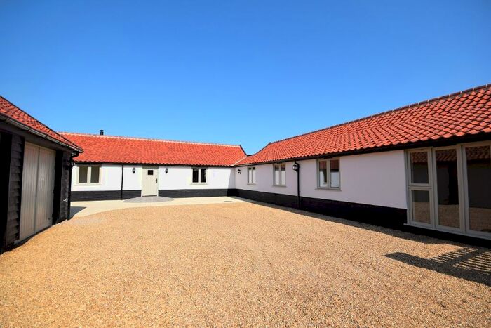 3 Bedroom Bungalow To Rent In Hallfarm, Griston, IP25