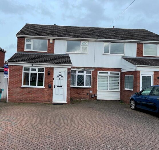 4 Bedroom Semi-Detached House To Rent In Ashwood Close, Streetly, B74