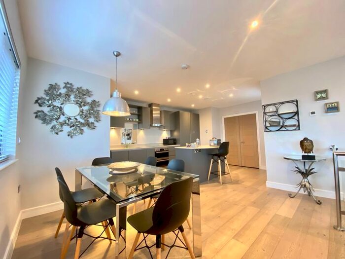 2 Bedroom Flat To Rent In Park Road, Peterborough, PE1