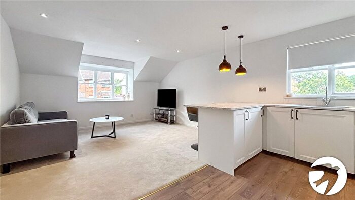 2 Bedroom Flat To Rent In Doveney Close, Orpington, BR5