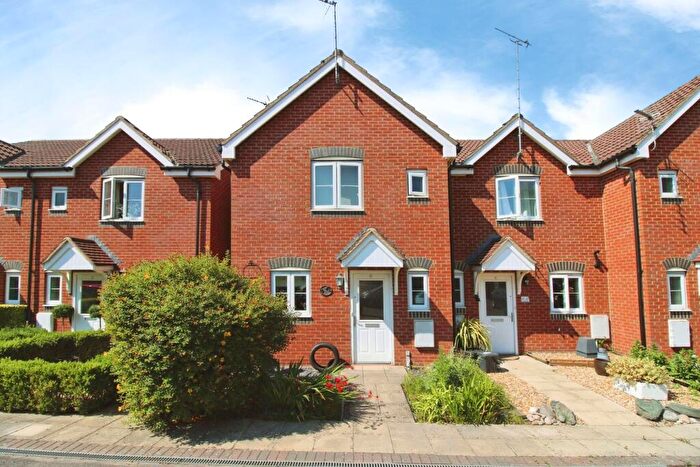 3 Bedroom End Of Terrace House For Sale In Days Rise, Swindon, SN25