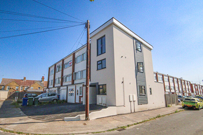 1 Bedroom Flat To Rent In All Saints Road, Sittingbourne, Kent, ME10