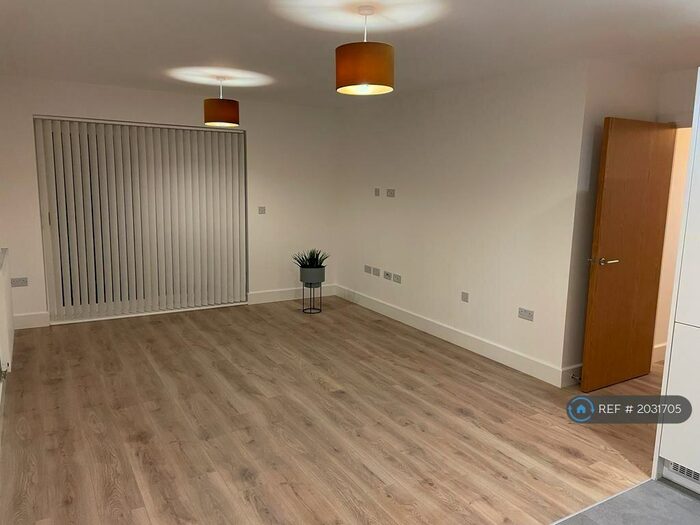 2 Bedroom Flat To Rent In Charrington Place, St. Albans, AL1