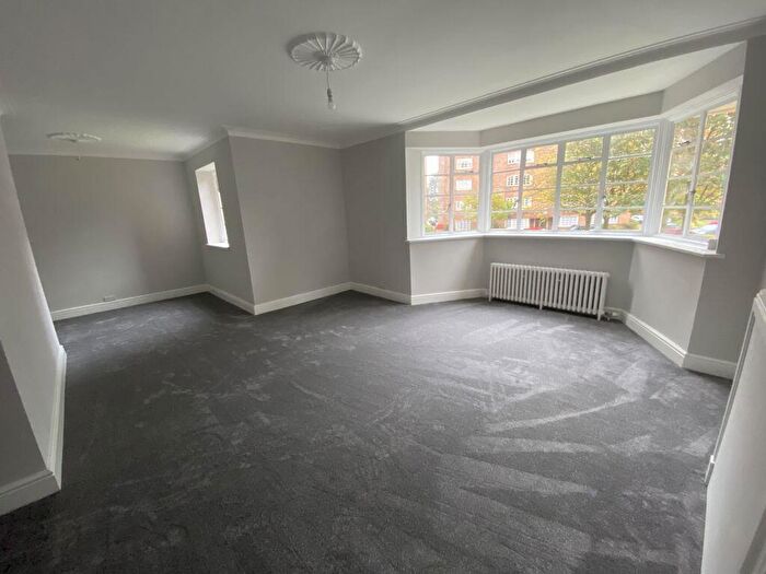 2 Bedroom Apartment To Rent In Viceroy Close, Bristol Road, Edgbaston, Birmingham, B5