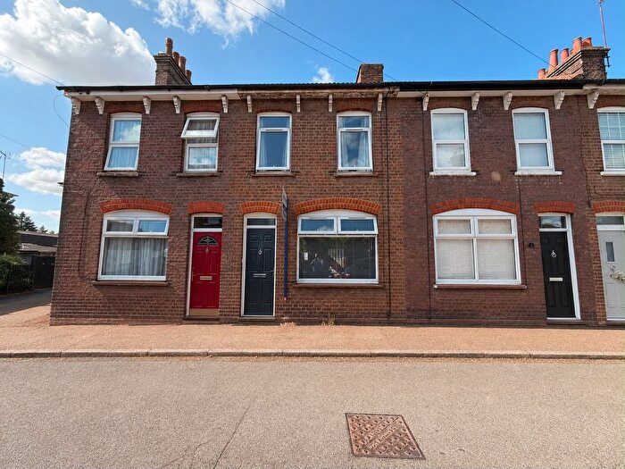 3 Bedroom Terraced House For Sale In Richard Street, Dunstable, LU5