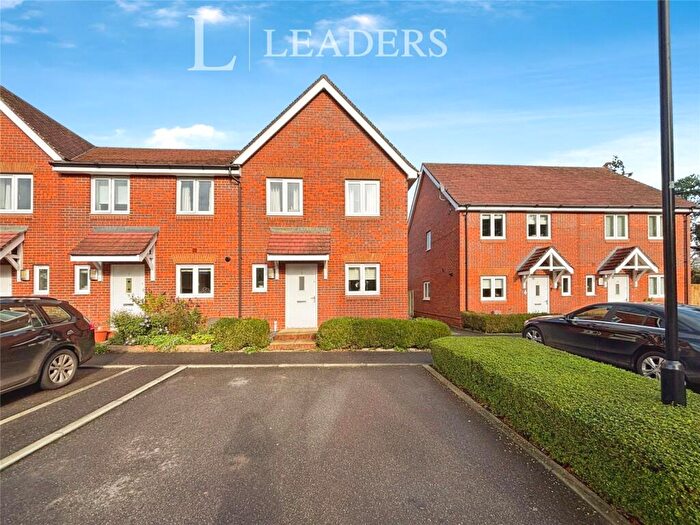 3 Bedroom End Of Terrace House For Sale In Merritt Place, Clanfield, Waterlooville, PO8