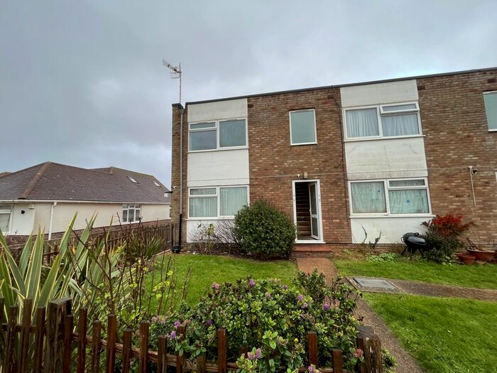 1 Bedroom Flat To Rent In Lincoln Avenue, Peacehaven, BN10