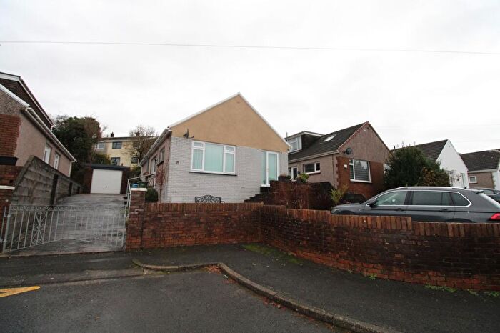 3 Bedroom Detached Bungalow For Sale In Heol-Y-Groes, Litchard, Bridgend., CF31