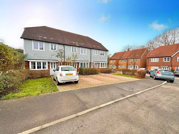 3 Bedroom Semi Detached House To Rent In Farleigh Heights, Tovil, Maidstone, ME15
