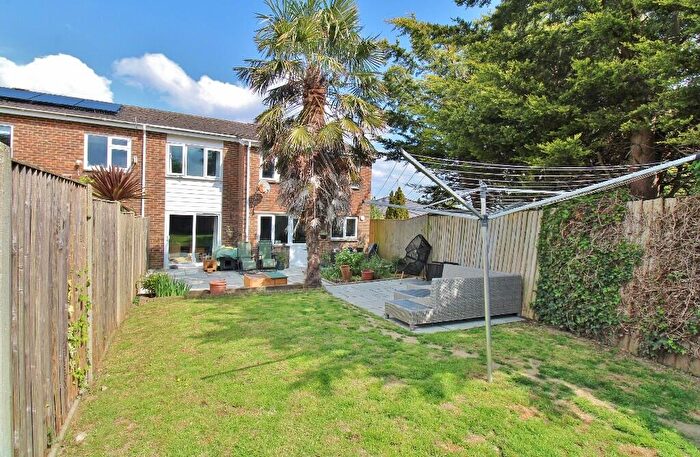 4 Bedroom Semi-Detached House For Sale In Foster Close, Stubbington, PO14