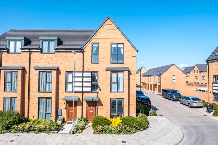 3 Bedroom End Of Terrace House For Sale In Blondin Road, Northfleet, Gravesend, Kent, DA11