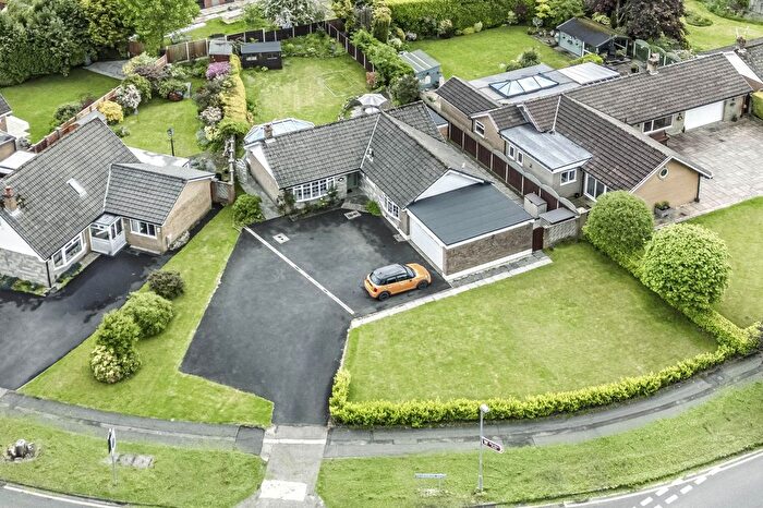 3 Bedroom Detached Bungalow For Sale In Vicarsfields Road, Leyland, PR25