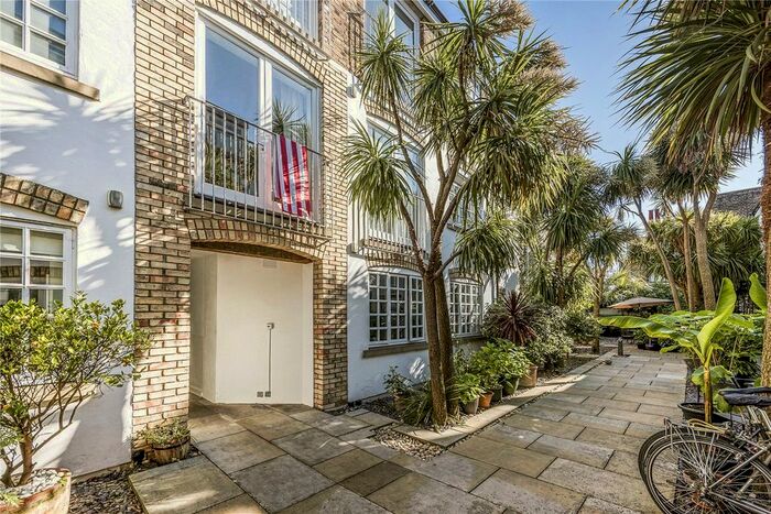 1 Bedroom Flat To Rent In Monsell Court, - Monsell Road, London, N4