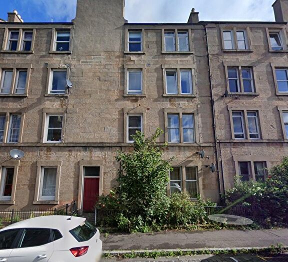 3 Bedroom Flat To Rent In () Cathcart Place, Edinburgh, EH11